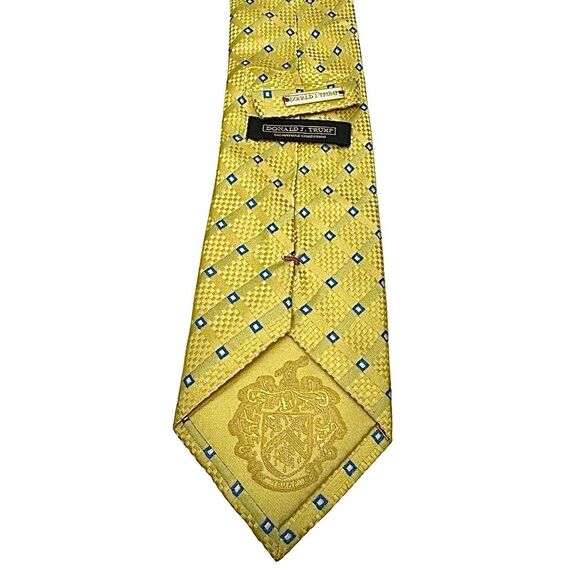 Donald J. Trump Mens Yellow Blue Silk Necktie SIGNATURE COLLECTION 3.5” X 60” - Picture 4 of 7